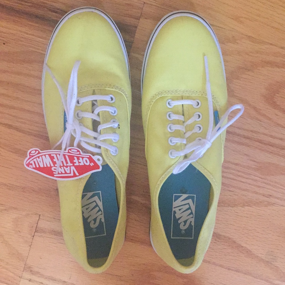 NWT slightly scuffed Yellow Vans sneaker size 8W